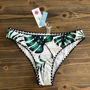 Women's Cupshe Palm Leaf Bikini Bottom L White Green NWT Scalloped Edge Pool